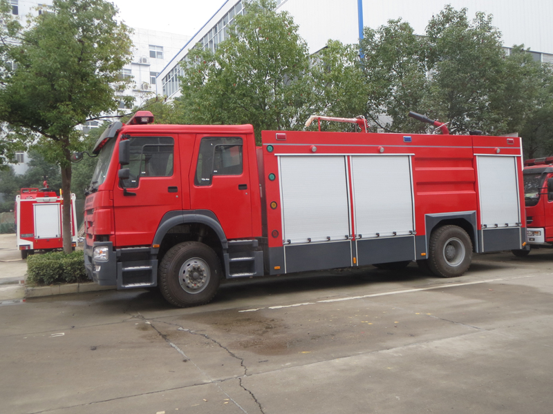 ����HOWO�ɷ���ĭ(li��n)������܇