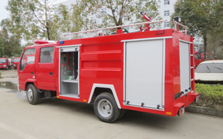 五十鈴2噸消防車 五十鈴2噸消防車