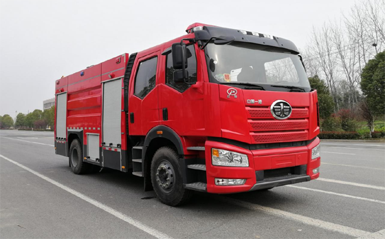 解放8噸泡沫<a href='http://m.billydanny.com/p279.html'>消防車</a>簡介 解放8噸泡沫<a href='http://m.billydanny.com/p279.html'>消防車</a>簡介