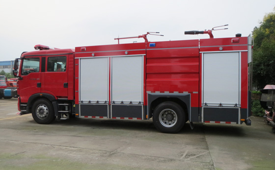 湖北江南汽車2023年重汽干粉泡沫<a href='http://m.billydanny.com/p279.html'>消防車</a>評測 湖北江南汽車2023年重汽干粉泡沫<a href='http://m.billydanny.com/p279.html'>消防車</a>評測