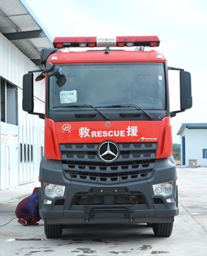 �������ό�(zhu��n)���طN��܇(ch��)���޹�˾�M(j��n)�ڱ��Y����܇(ch��)�u(p��ng)�y(c��)