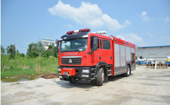 湖北江南重汽汕德卡壓縮空氣泡沫消防車簡(jiǎn)介 湖北江南重汽汕德卡壓縮空氣泡沫消防車簡(jiǎn)介