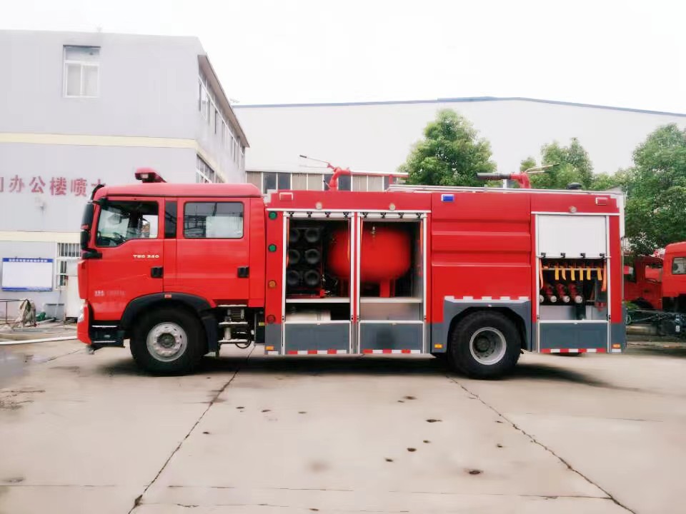 湖北江南重汽JDF5190GXFGP70/Z6型干粉泡沫聯(lián)用消防車參數(shù)新論 湖北江南重汽JDF5190GXFGP70/Z6型干粉泡沫聯(lián)用消防車參數(shù)新論